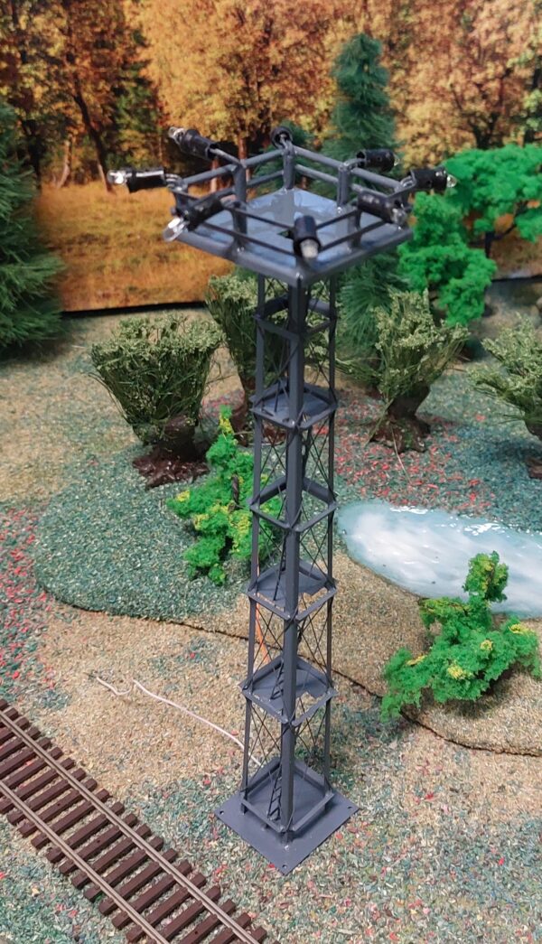 K/070 - Leuchtenturm mit Scheinwerfern und weißen Dioden LED 3 mm